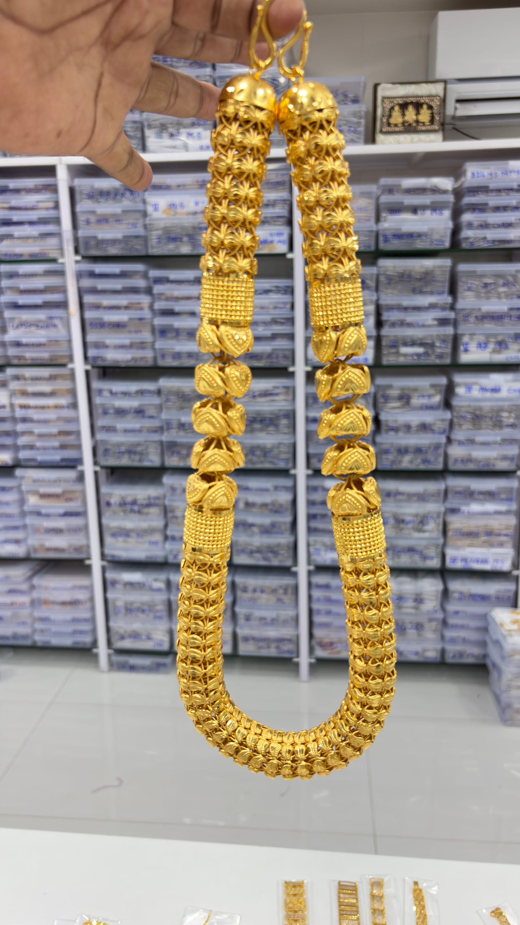 SR Gold Wale artisan handcrafted gold jewellery